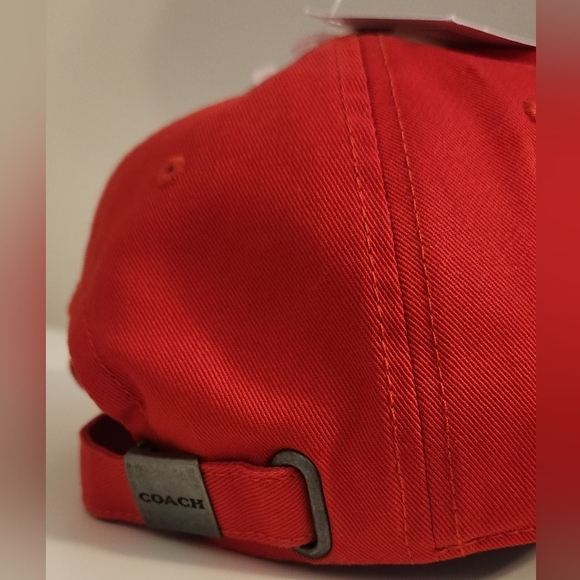**LoW StArT** Coach ReD Hat New With Tags Attched - Picture 3 of 5